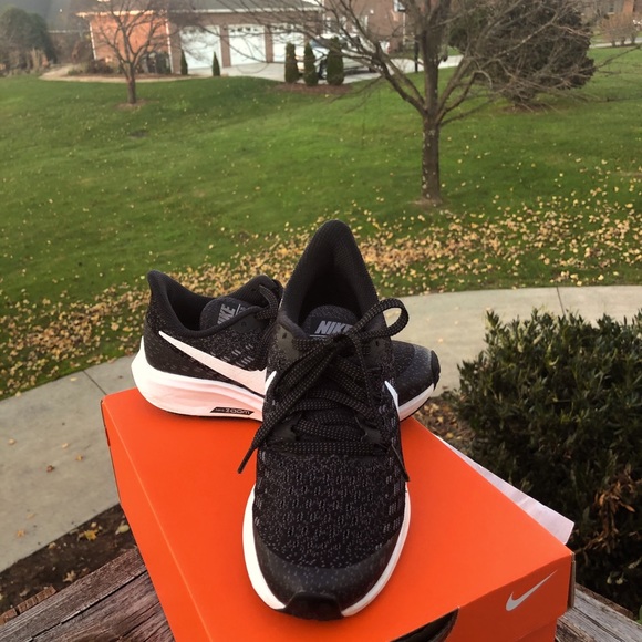 Nike air pegasus zoom 35 Grade school 1 GUC